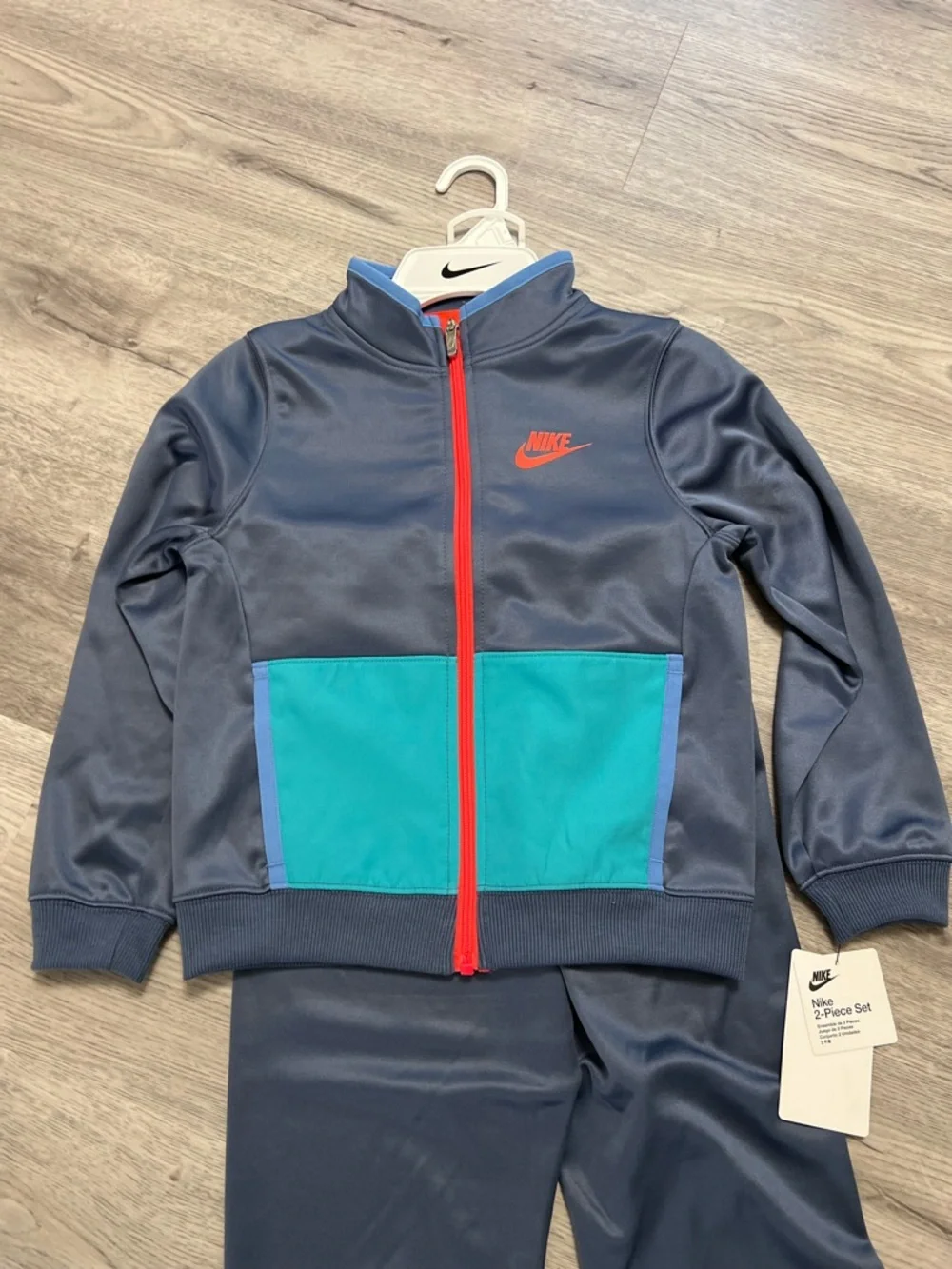 Nike two piece set NWT Boys 7